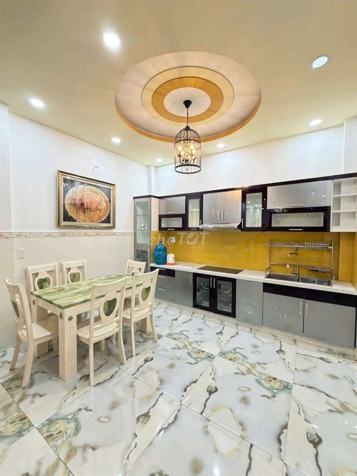 NHÀ CÓ NỘI THẤT - GẦN ETOWN CỘNG HOÀ - SÂN BAY