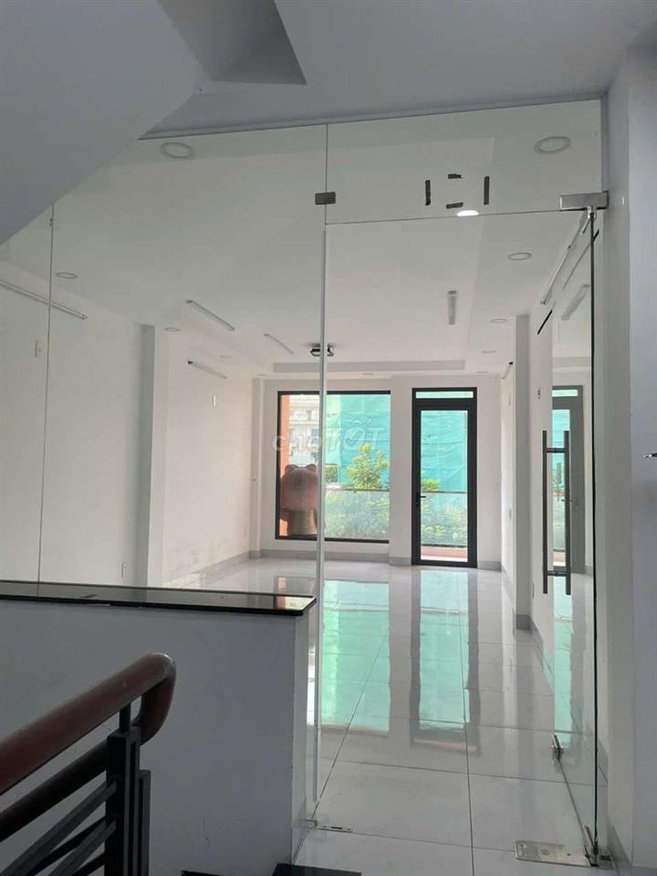 MTKD LÊ THÚC HOẠCH 5 TẦNG 8PN-5WC GẦN TRƯỜNG HỌC, DÂN CƯ ĐÔNG ĐÚC