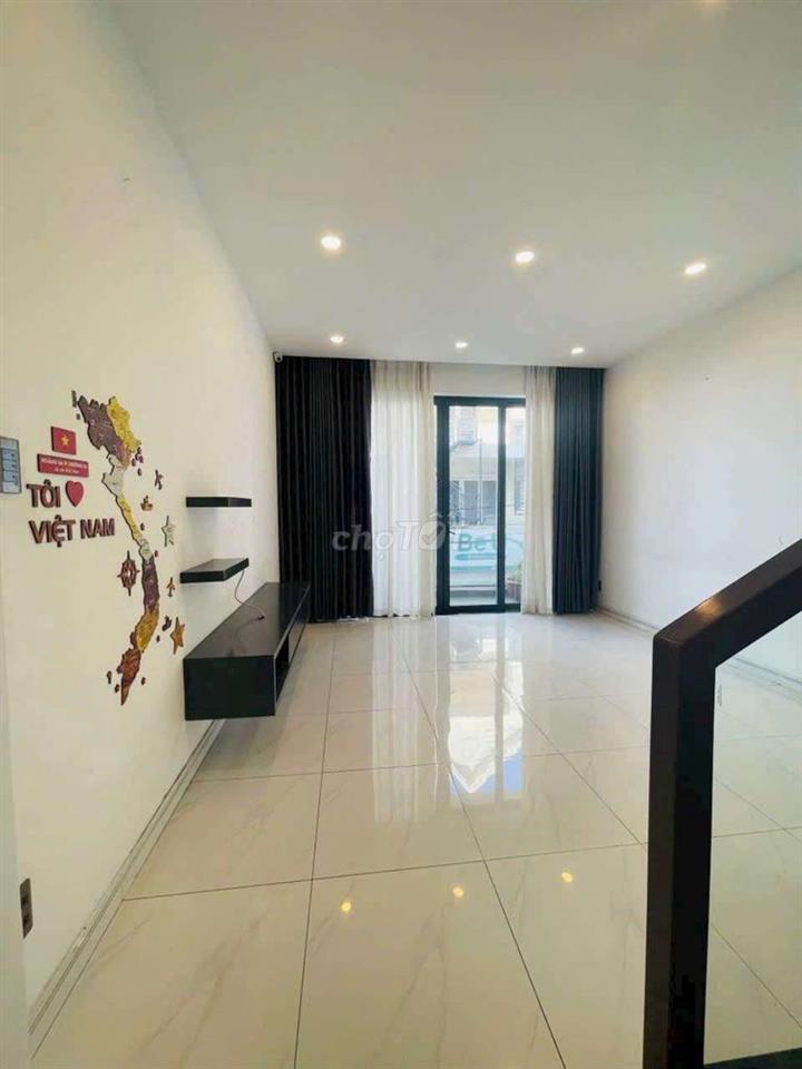 CHO THUÊ NHÀ HẺM 8M TÂN HƯƠNG 3 TẦNG SÂN THƯỢNG 4PN-5WC 