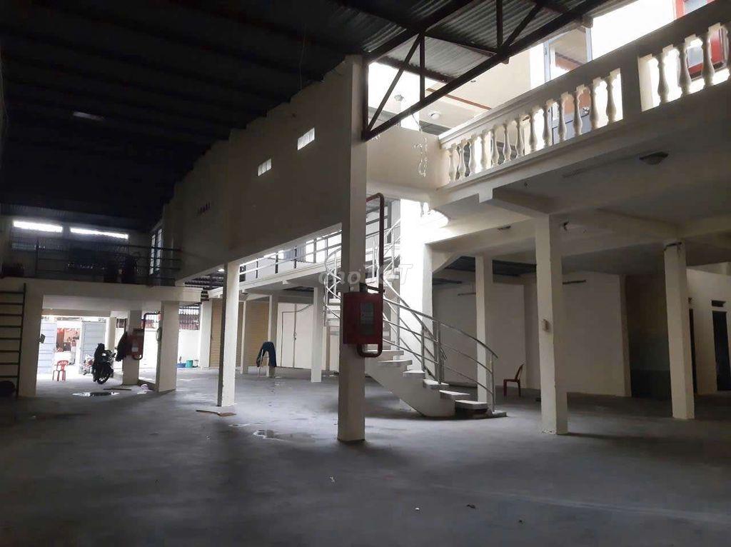 CHO THUÊ KHO XƯỞNG 12*30M NỞ HẬU 20M DTSD440M2 ĐƯỜNG VƯỜN LÀI