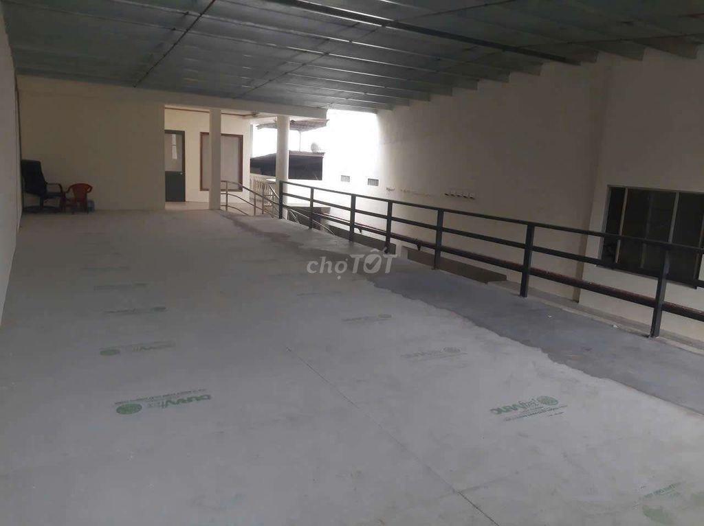 CHO THUÊ KHO XƯỞNG 12*30M NỞ HẬU 20M DTSD440M2 ĐƯỜNG VƯỜN LÀI