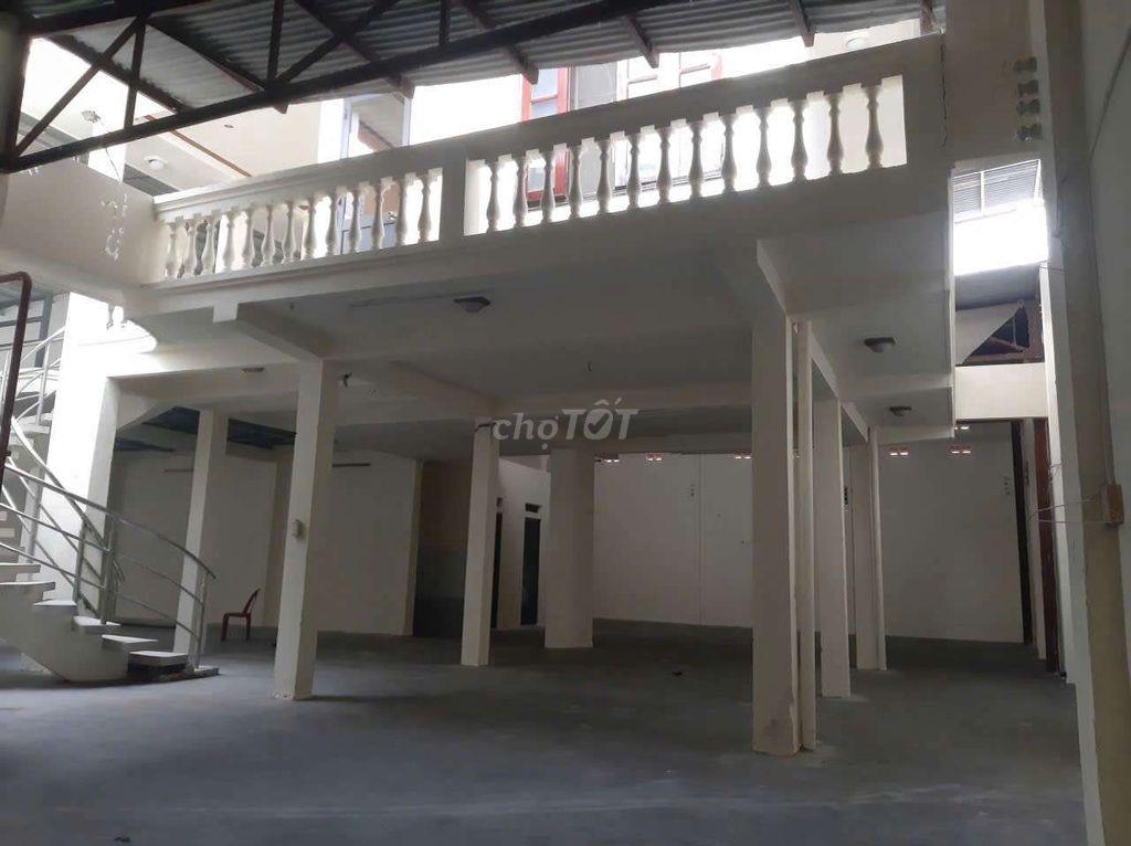 CHO THUÊ KHO XƯỞNG 12*30M NỞ HẬU 20M DTSD440M2 ĐƯỜNG VƯỜN LÀI