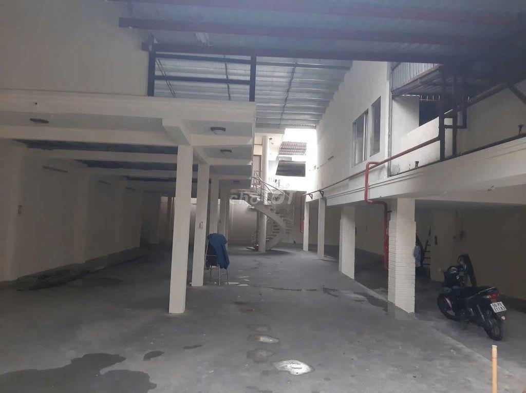 CHO THUÊ KHO XƯỞNG 12*30M NỞ HẬU 20M DTSD440M2 ĐƯỜNG VƯỜN LÀI