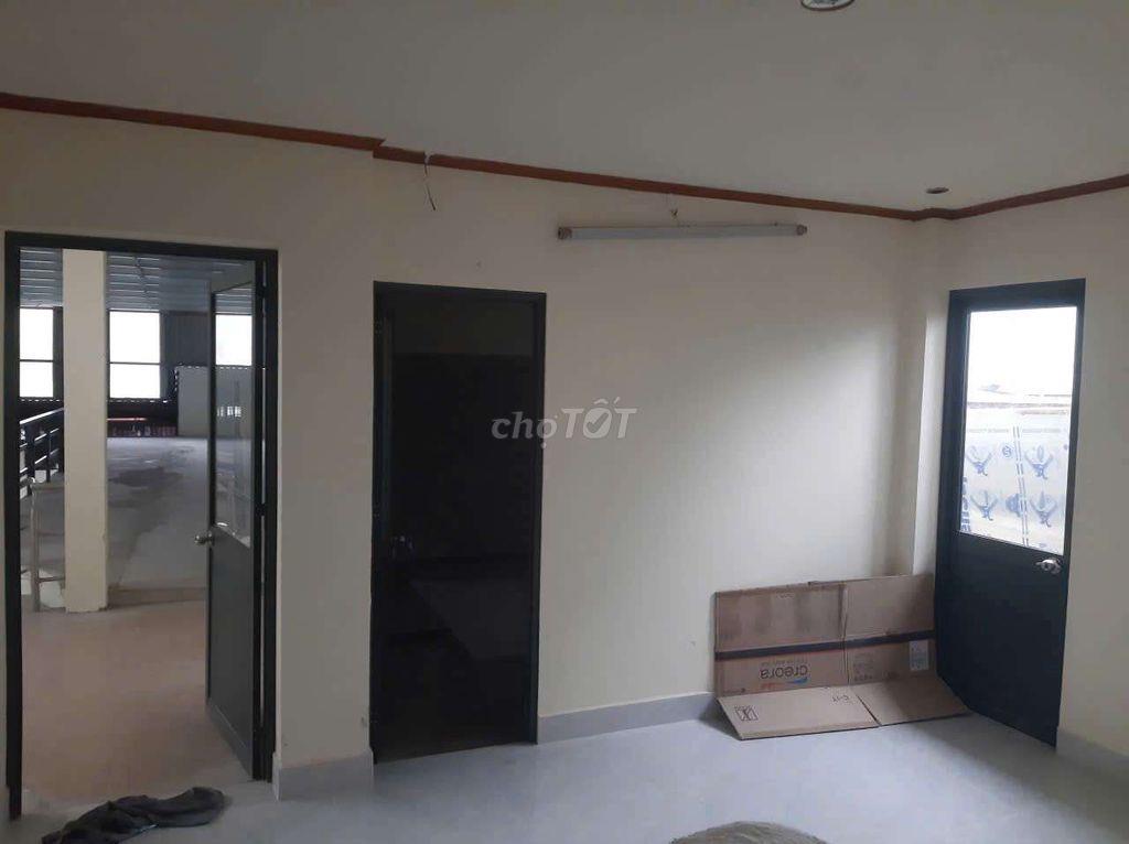 CHO THUÊ KHO XƯỞNG 12*30M NỞ HẬU 20M DTSD440M2 ĐƯỜNG VƯỜN LÀI