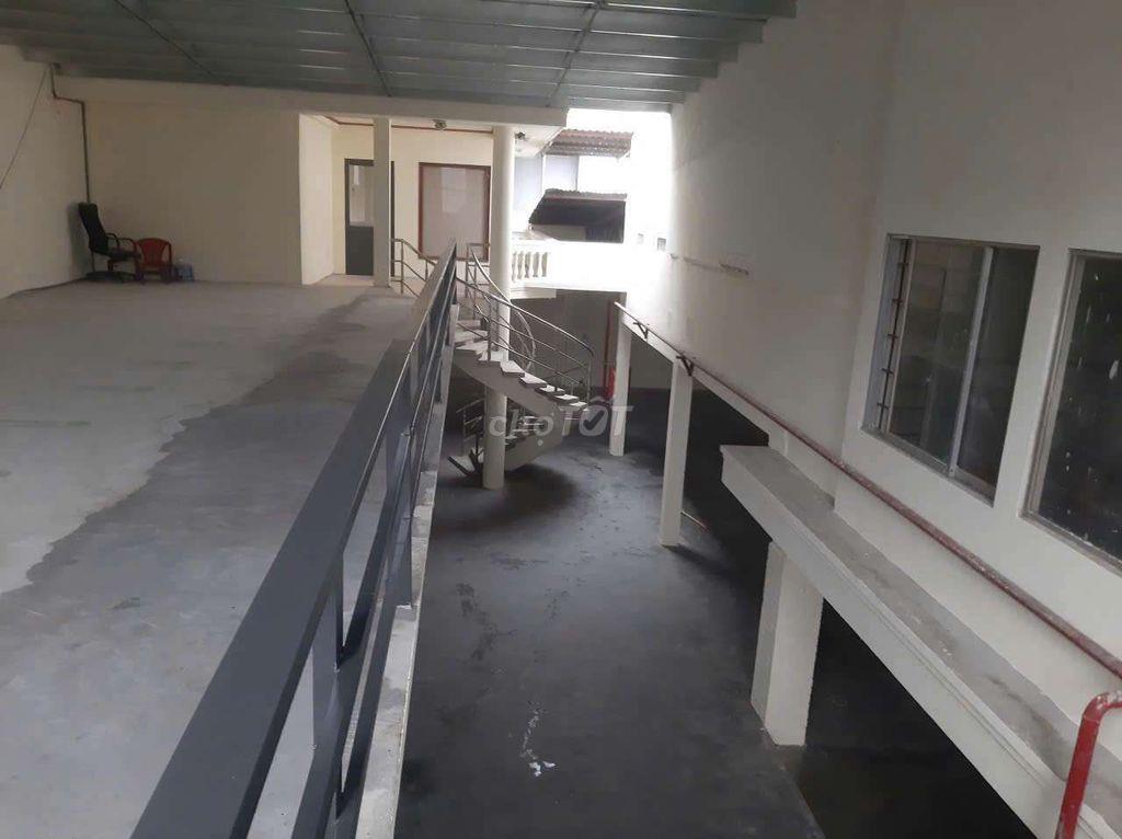 CHO THUÊ KHO XƯỞNG 12*30M NỞ HẬU 20M DTSD440M2 ĐƯỜNG VƯỜN LÀI