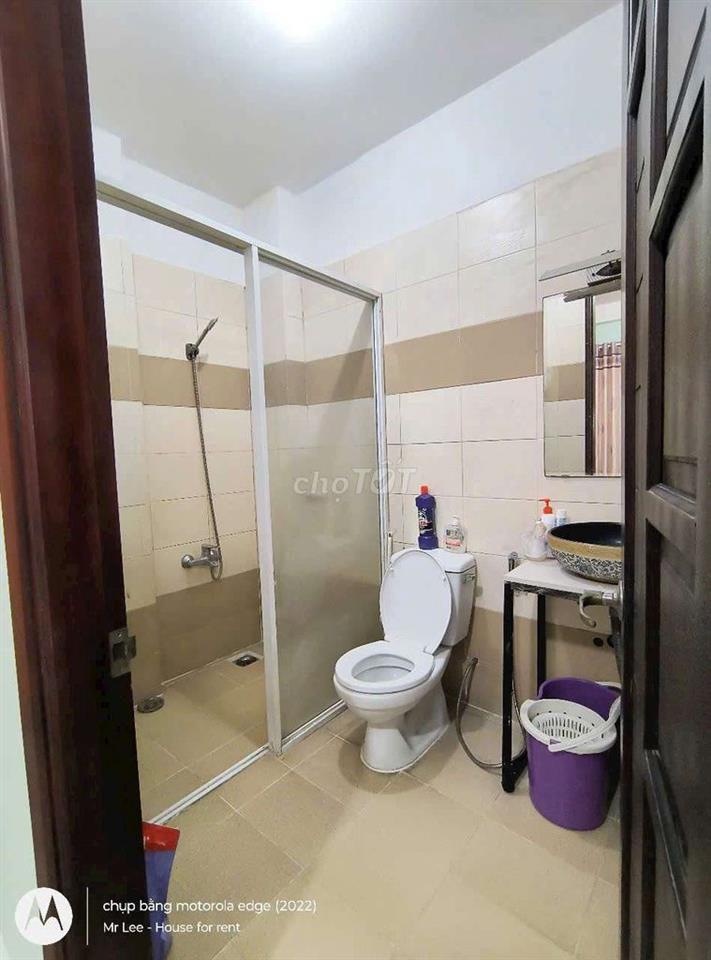 CHO THUÊ NHÀ HẺM XE TẢI THÔNG 3 TẦNG SÂN THƯỢNG 3PN-4WC TÂN SƠN NHÌ