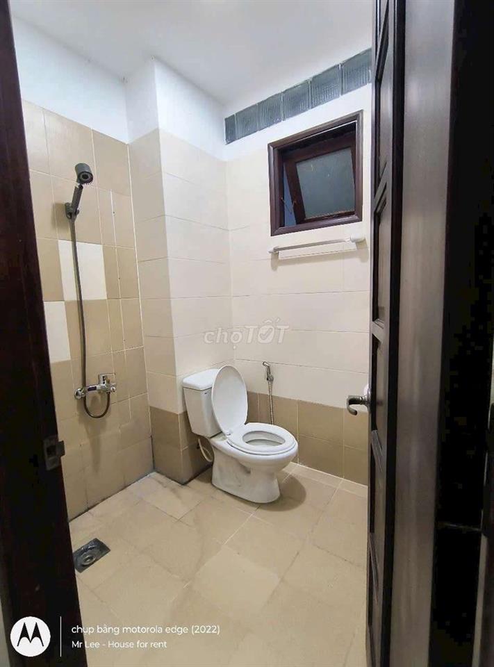 CHO THUÊ NHÀ HẺM XE TẢI THÔNG 3 TẦNG SÂN THƯỢNG 3PN-4WC TÂN SƠN NHÌ