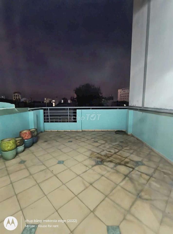 CHO THUÊ NHÀ HẺM XE TẢI THÔNG 3 TẦNG SÂN THƯỢNG 3PN-4WC TÂN SƠN NHÌ