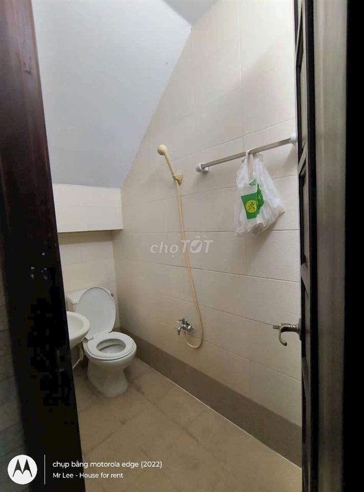 CHO THUÊ NHÀ HẺM XE TẢI THÔNG 3 TẦNG SÂN THƯỢNG 3PN-4WC TÂN SƠN NHÌ