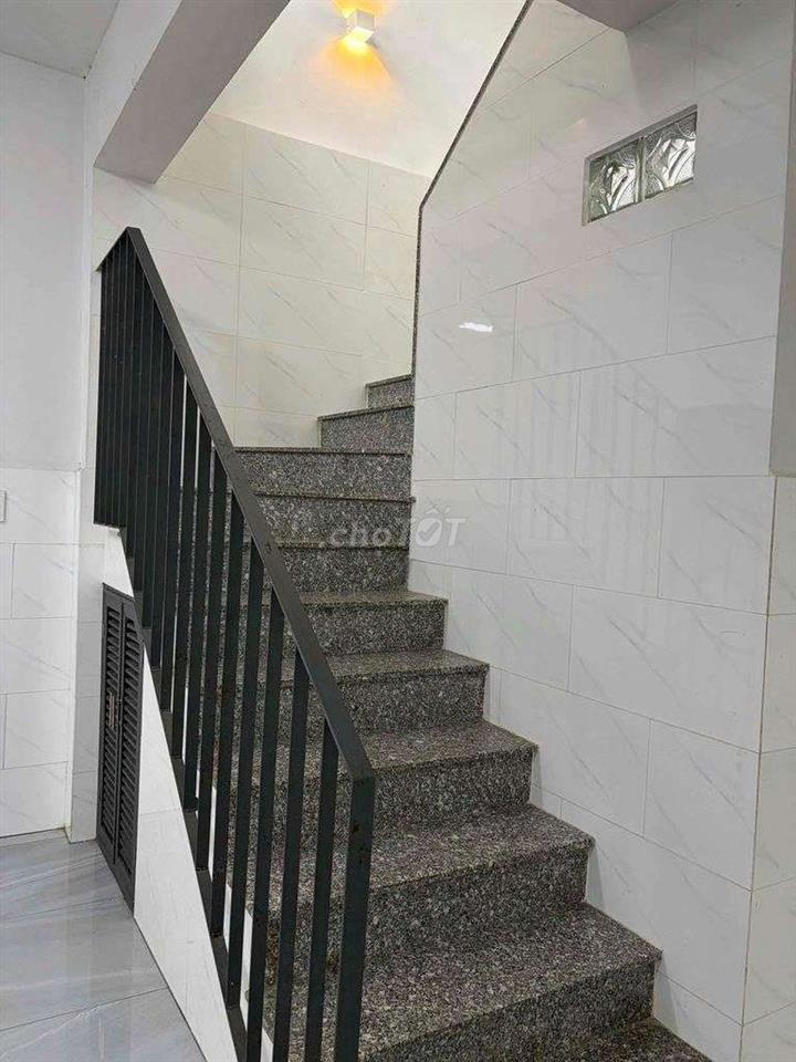 CHO THUÊ NHÀ HẺM XE TẢI THÔNG THOẠI NGỌC HẦU 4,5*18M 2 TẦNG 2PN-2WC 