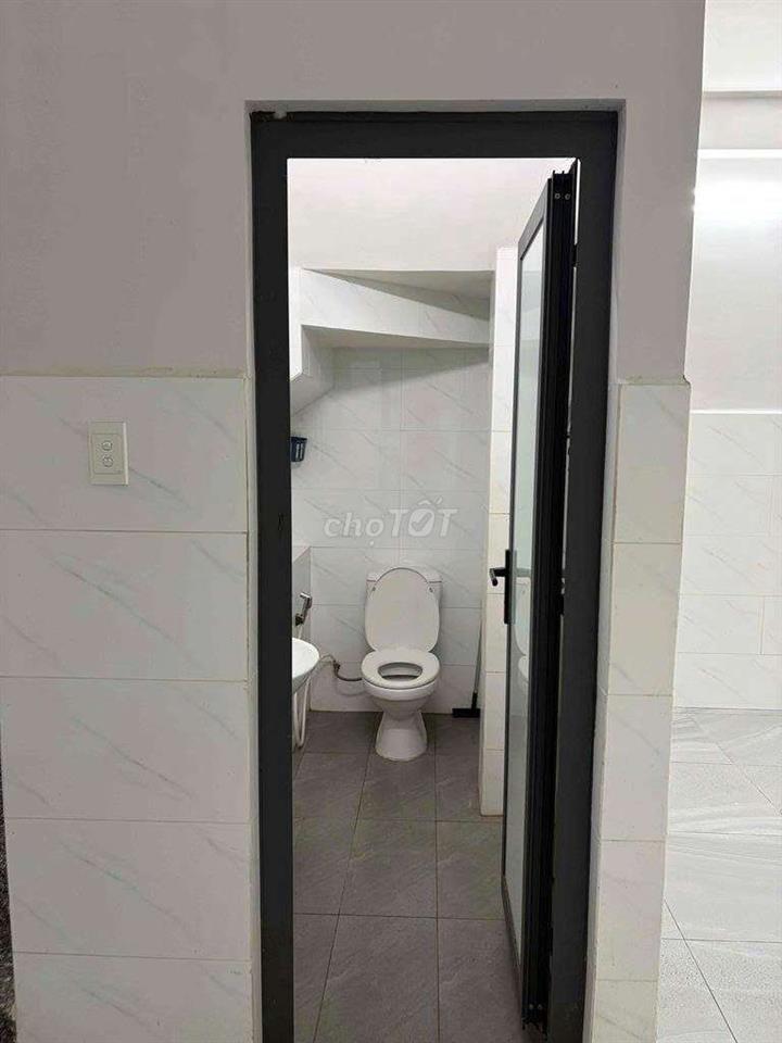 CHO THUÊ NHÀ HẺM XE TẢI THÔNG THOẠI NGỌC HẦU 4,5*18M 2 TẦNG 2PN-2WC 