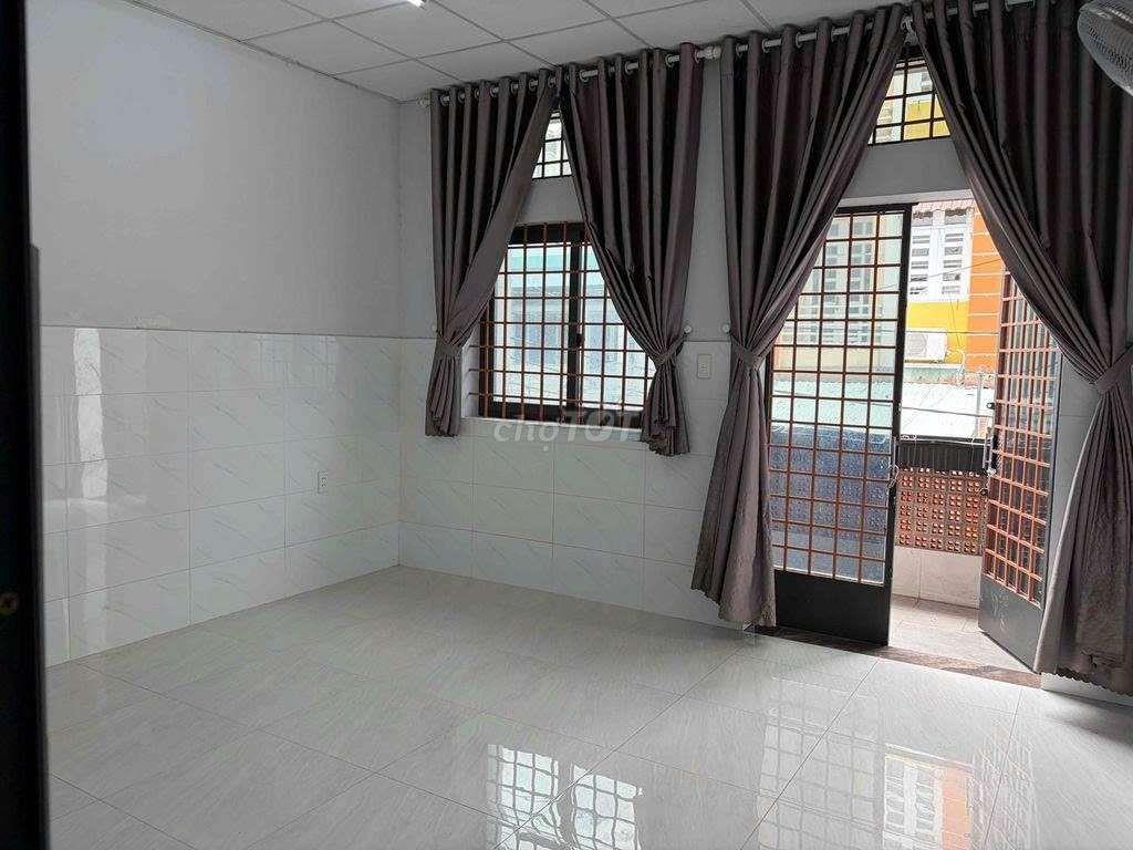 CHO THUÊ NHÀ HẺM XE TẢI THÔNG THOẠI NGỌC HẦU 4,5*18M 2 TẦNG 2PN-2WC 