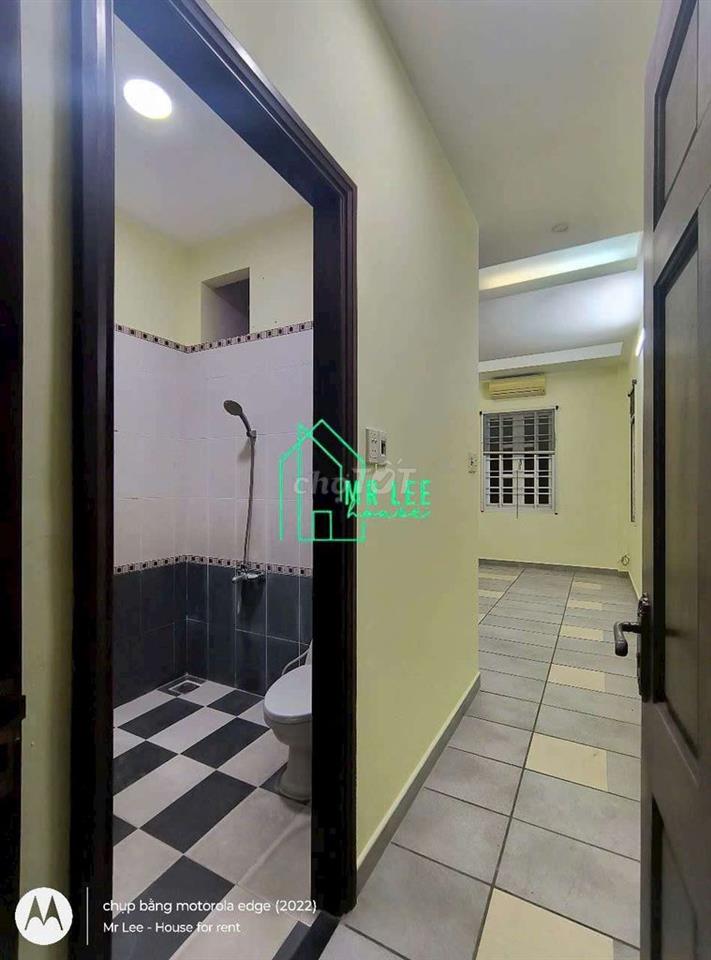 CHO THUÊ NHÀ MẶT TIỀN ĐỖ NHUẬN - 3 TẦNG SÂN THƯỢNG 3PN-4WC GẦN AEON 