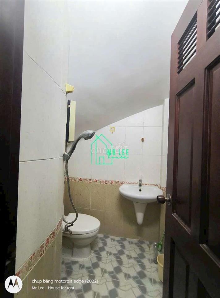 CHO THUÊ NHÀ MẶT TIỀN ĐỖ NHUẬN - 3 TẦNG SÂN THƯỢNG 3PN-4WC GẦN AEON 
