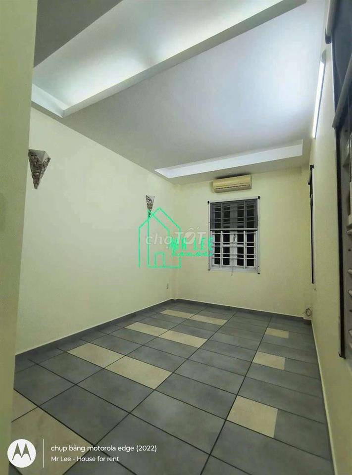 CHO THUÊ NHÀ MẶT TIỀN ĐỖ NHUẬN - 3 TẦNG SÂN THƯỢNG 3PN-4WC GẦN AEON 