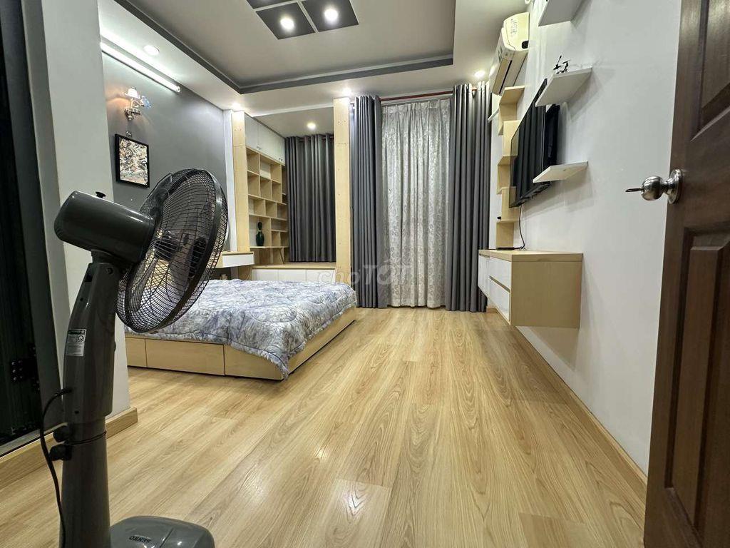 CHO THUÊ NHÀ FULL NỘI THẤT ĐƯỜNG LÊ NIỆM 3 TẦNG SÂN THƯỢNG 4PN-5WC 