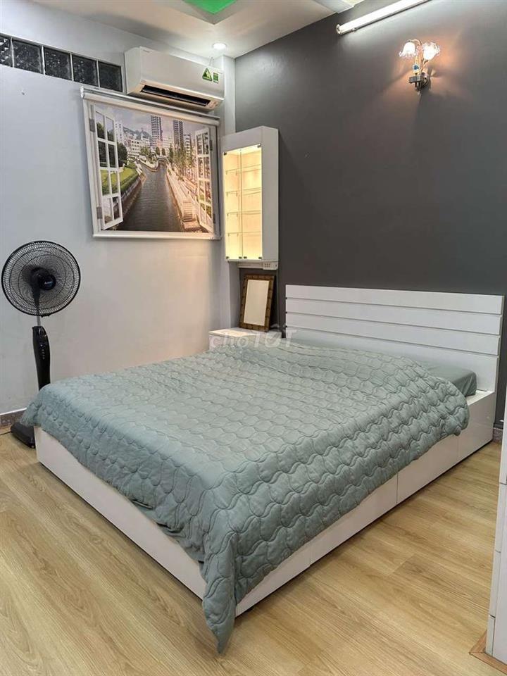 CHO THUÊ NHÀ FULL NỘI THẤT ĐƯỜNG LÊ NIỆM 3 TẦNG SÂN THƯỢNG 4PN-5WC 