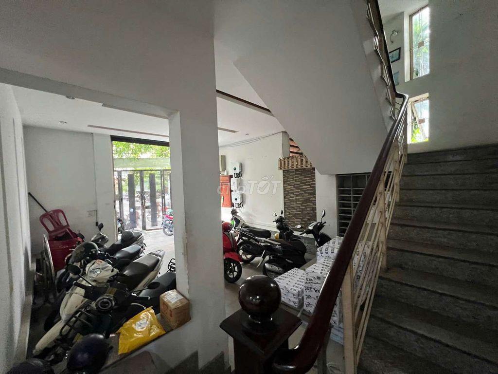CHO THUÊ CĂN GÓC 2 MẶT TIỀN KINH DOANH ĐƯỜNG T6 GẦN TRƯỜNG HỌC 