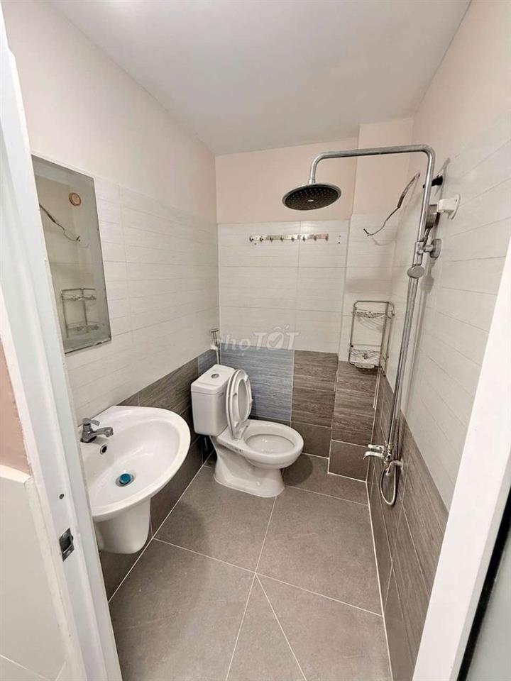CHO THUÊ NHÀ CÁCH 20M LÀ XE TẢI 2 TẦNG 2PN-2WC GẦN LÊ LAI, LÊ LỢI