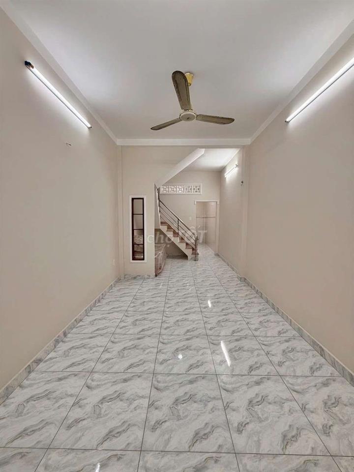 CHO THUÊ NHÀ CÁCH 20M LÀ XE TẢI 2 TẦNG 2PN-2WC GẦN LÊ LAI, LÊ LỢI