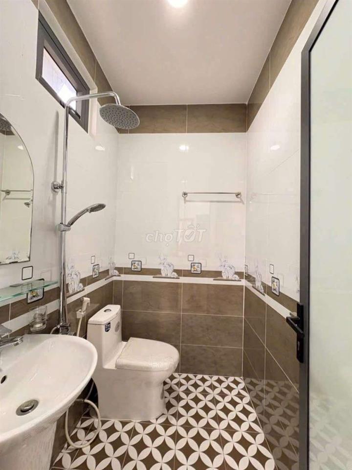 CHO THUÊ NHÀ MỚI NGAY KCN VĨNH LỘC VÀ TÂN BÌNH 5*17M 2 TẦNG 3PN-3WC 