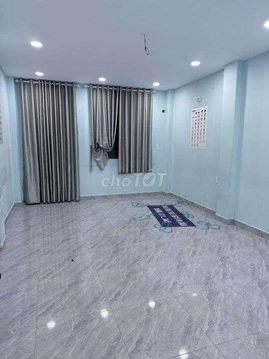 CHO THUÊ NHÀ MẶT TIỀN 4 TẦNG GẦN AEON TÂN PHÚ VÀ ĐH CÔNG THƯƠNG 