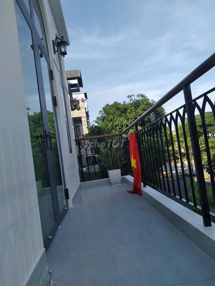 CHO THUÊ NGUYÊN CĂN, NHÀ MẶT TIỀN 2 TẦNG ĐỦ NỘI THẤT, 6x14