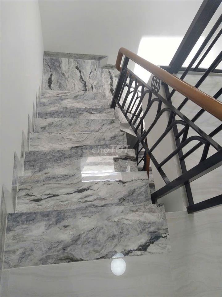 CHO THUÊ NGUYÊN CĂN, NHÀ MẶT TIỀN 2 TẦNG ĐỦ NỘI THẤT, 6x14