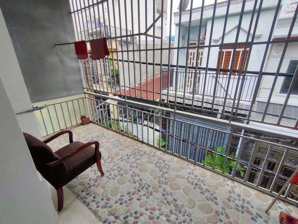 Nhà đường Ao Đôi [4x11, 3 lầu, 5pn, 5toilet] sẵn 2 máy lạnh