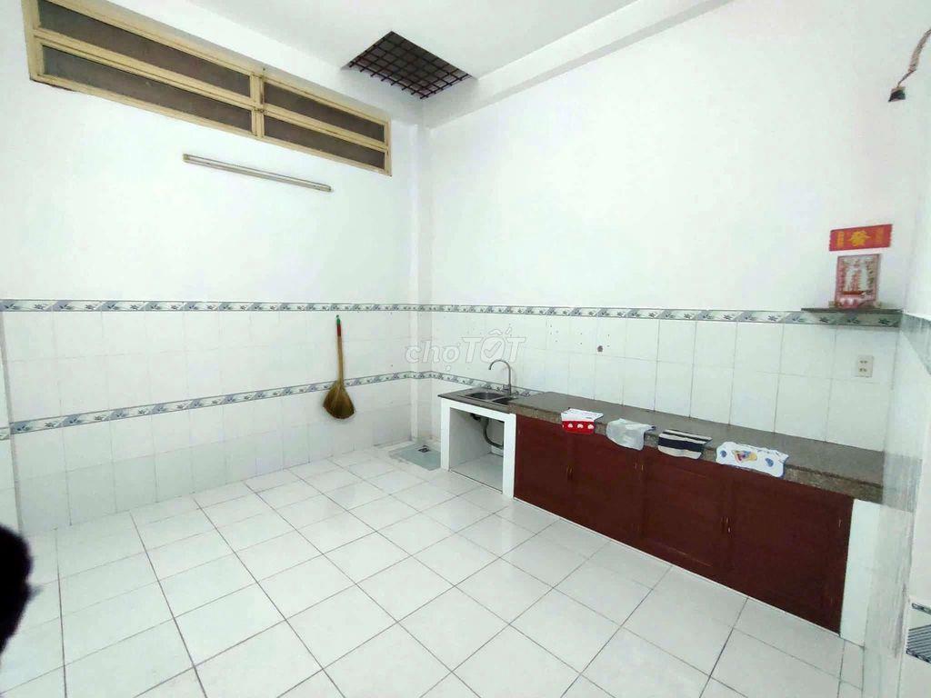 Nhà đường Ao Đôi [4x11, 3 lầu, 5pn, 5toilet] sẵn 2 máy lạnh