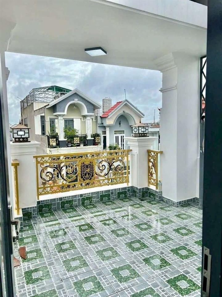 Nhà LÊ VĂN QUỚI [4,5x17 - 3 lầu, 5pn, 4toilet] sẵn 3may lạnh