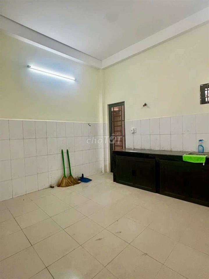 Nhà LẠC LONG QUÂN [4x11, 3 lầu, 4pn, 3toilet] 15tr/tháng