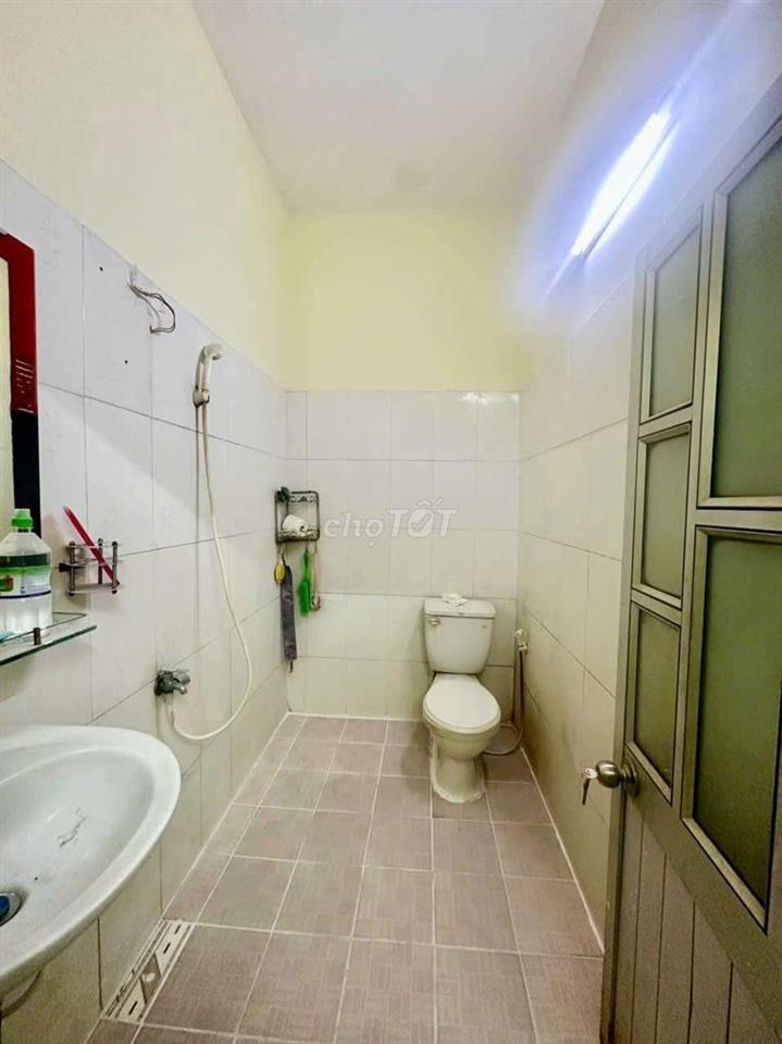 Nhà LẠC LONG QUÂN [4x11, 3 lầu, 4pn, 3toilet] 15tr/tháng