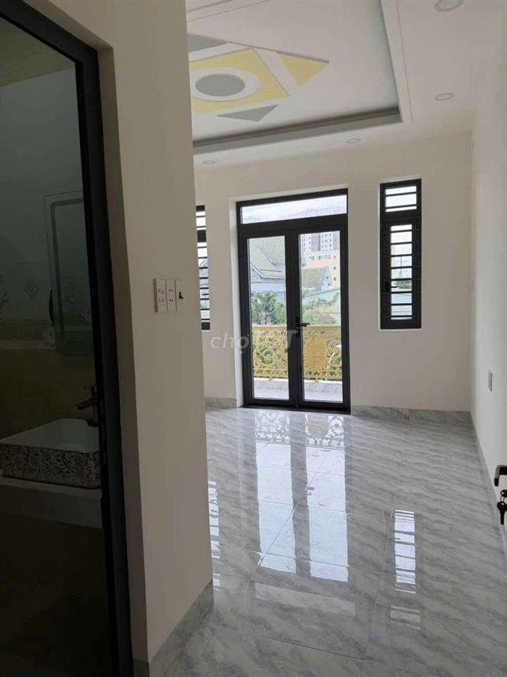 Nhà MT đường CHIẾN LƯỢC [4x20, 3 lầu, 3pn, 3toilet]