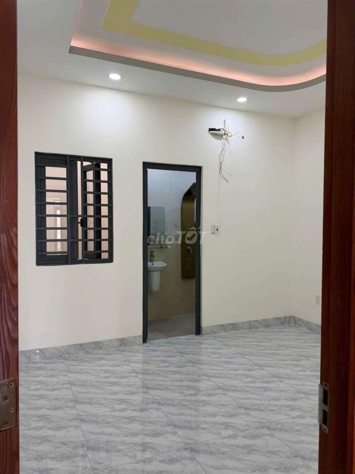 Nhà MT đường CHIẾN LƯỢC [4x20, 3 lầu, 3pn, 3toilet]