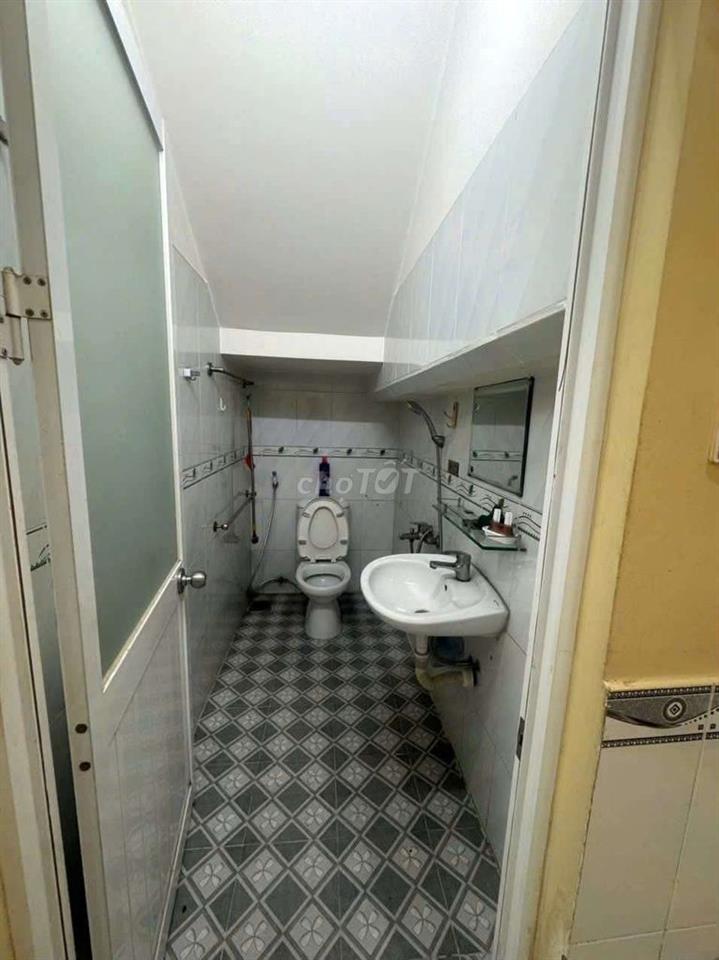 Nhà hẻm 276 Mã Lò [4x10, 3 lầu, 4pn, 3toilet] 10tr/tháng