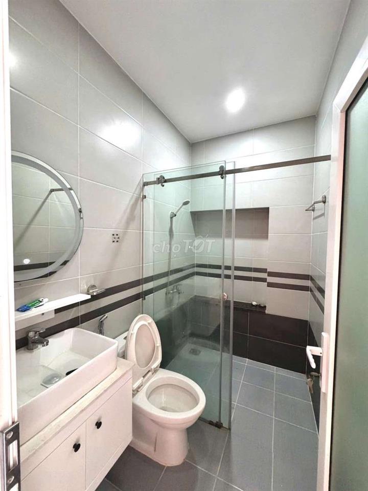 Nhà LÊ VĂN QUỚI [4x14, 3 lầu, 4pn, 5toilet] 13tr/tháng