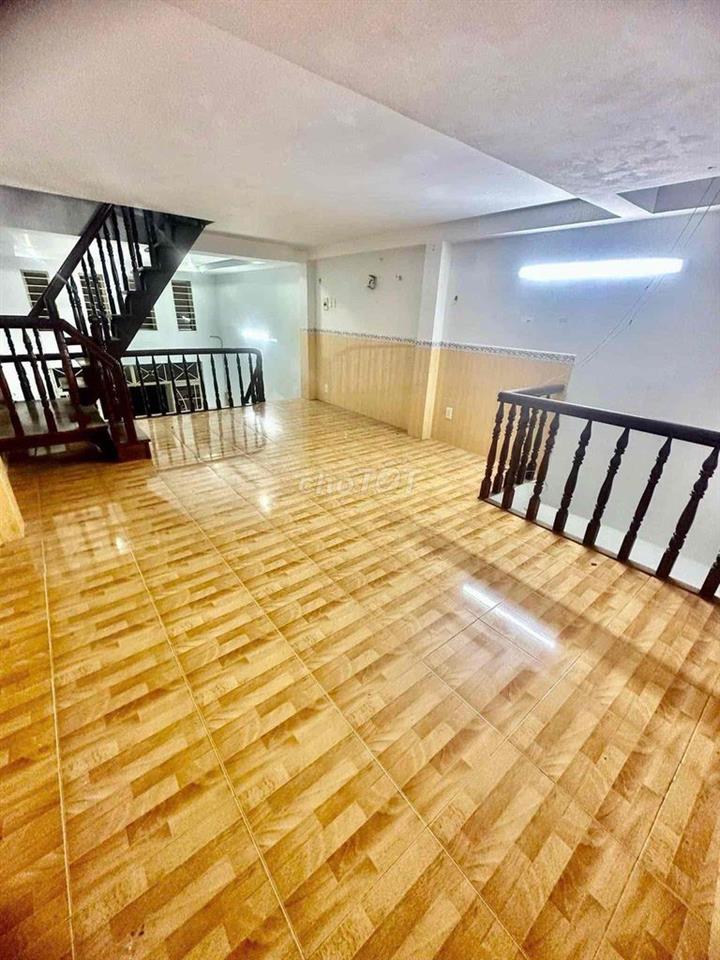 Cho thuê nhà nguyên căn 1 lửng 1 lầu đường số 14 lê Văn Quới