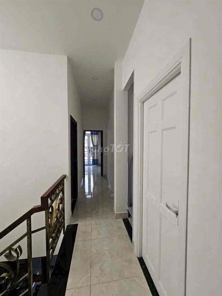 cho thuê nhà nguyên căn đường ao đôi -2 lầu 4 phòng ngủ