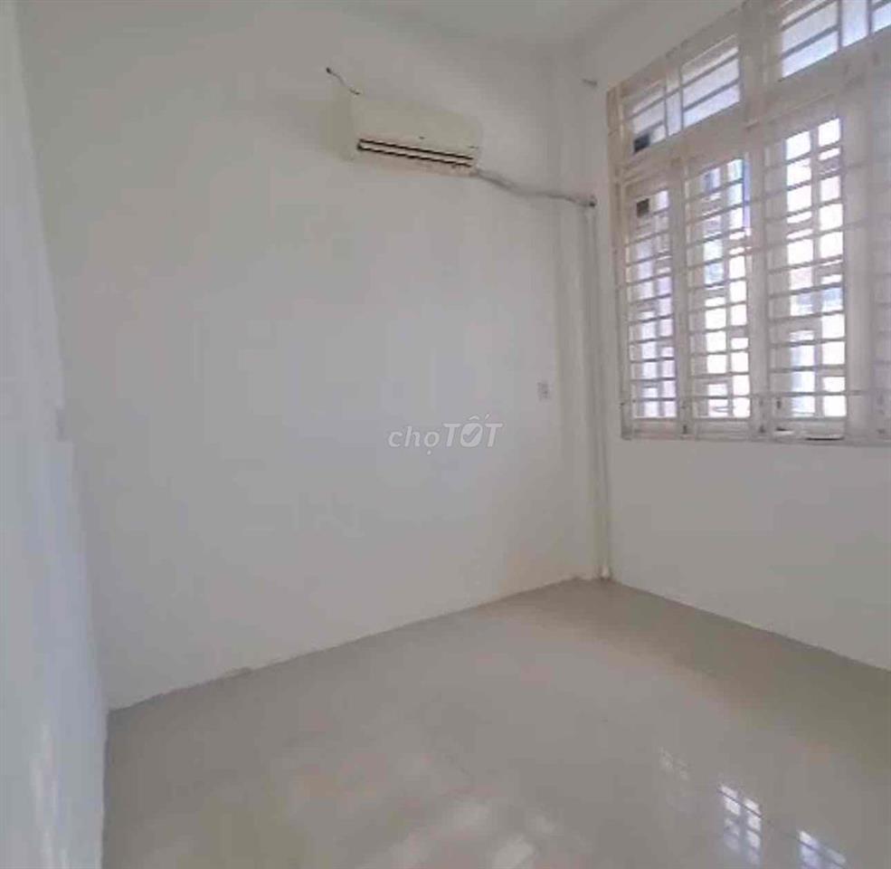 NHÀ [ 4 x 14] 1 lầu 2pn,2Wc ,hẻm 4m ,khu chợ bình long,bình tân