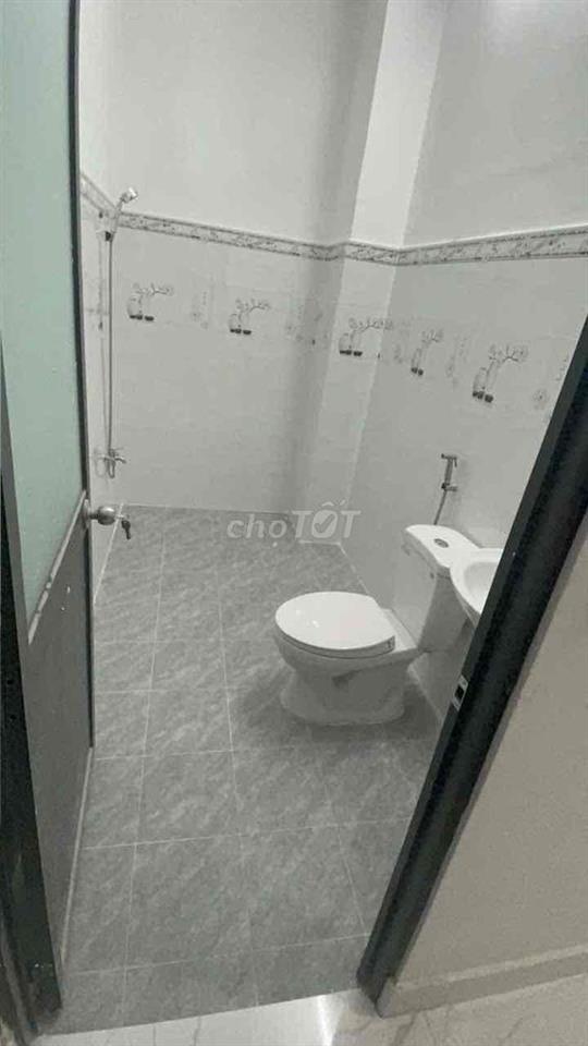 NHÀ MTKD PHƯỜNG PHÚ TRUNG [ 4 x 25] 2 lầu 1 sân thượng (4pn,4WC)