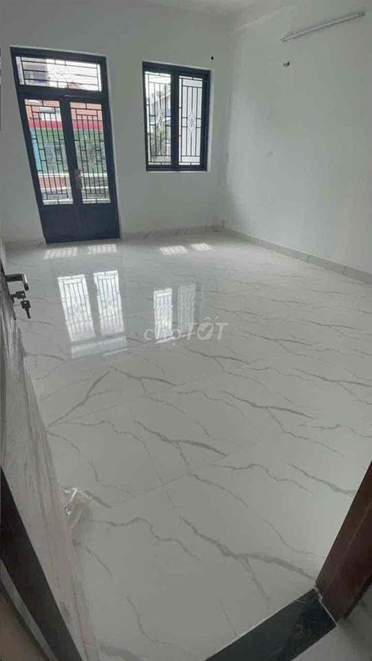 NHÀ MTKD PHƯỜNG PHÚ TRUNG [ 4 x 25] 2 lầu 1 sân thượng (4pn,4WC)