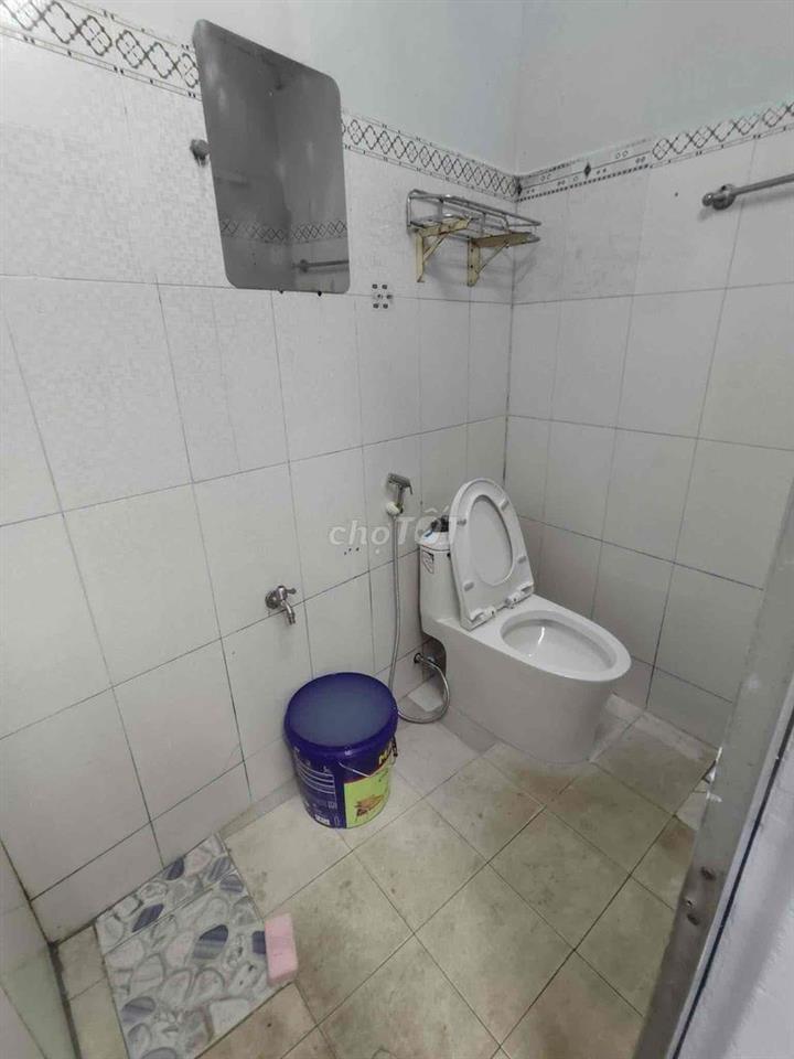 NHÀ [ 6 x 23] 1 lửng đúc (2Pn,2Wc) MTKD KHU KÊNH NƯỚC ĐEN,Bình Tân
