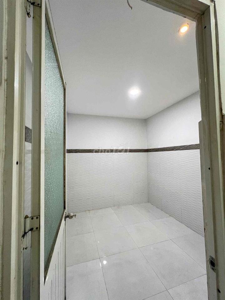 MTKD ĐƯỜNG SỐ 3 CHỢ BÌNH LONG [ 4 x 18] 1 lửng đúc ( 2Pn,1WC)