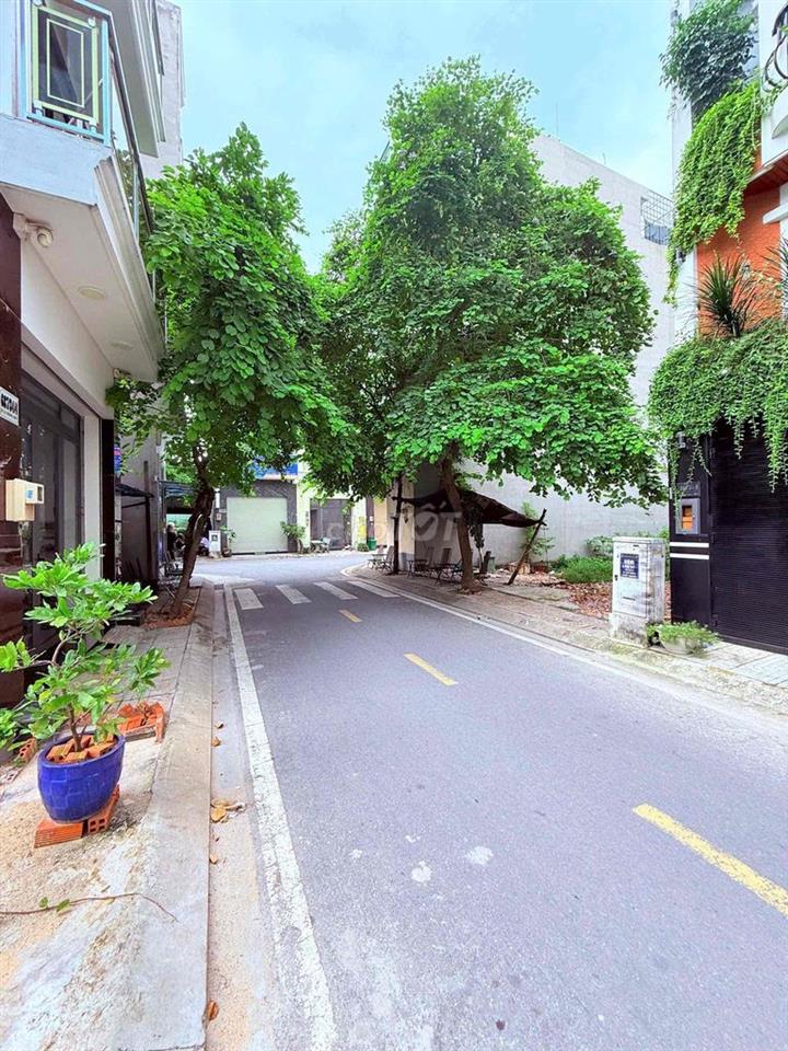 SIÊU PHẨM —CÓ THANG MÁY —5PN,6WC - QUỐC LỘ 1A,BÌNH TÂN