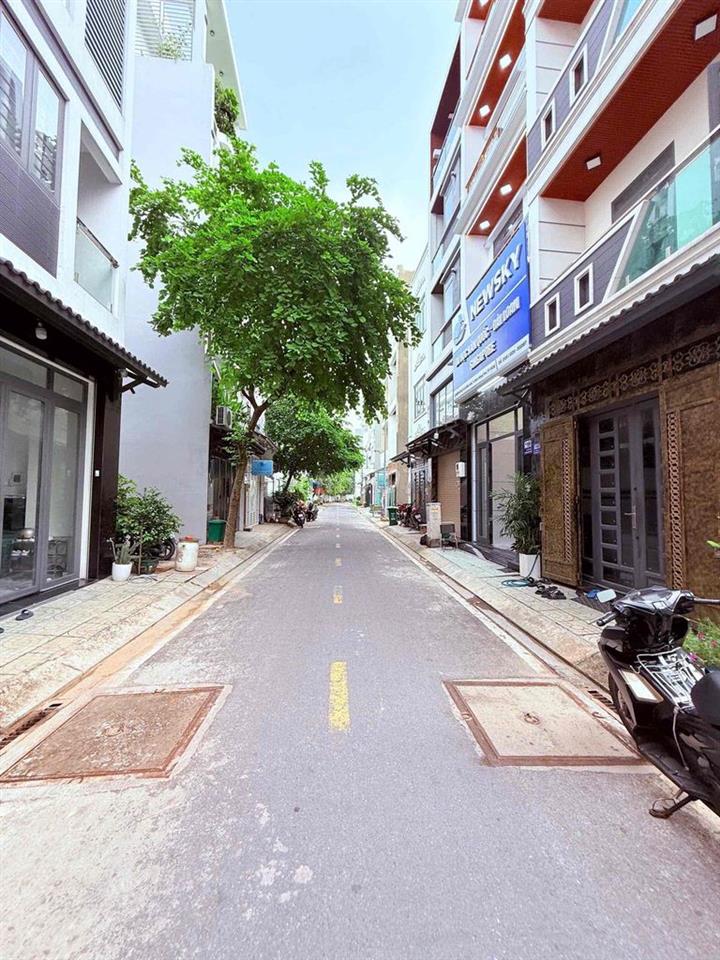 SIÊU PHẨM —CÓ THANG MÁY —5PN,6WC - QUỐC LỘ 1A,BÌNH TÂN