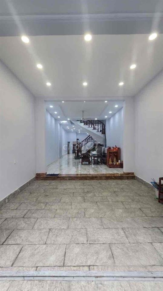 NHÀ CHO THUÊ 6 PHÒNG NGỦ, CÓ THỂ CẢI TẠO THÊM