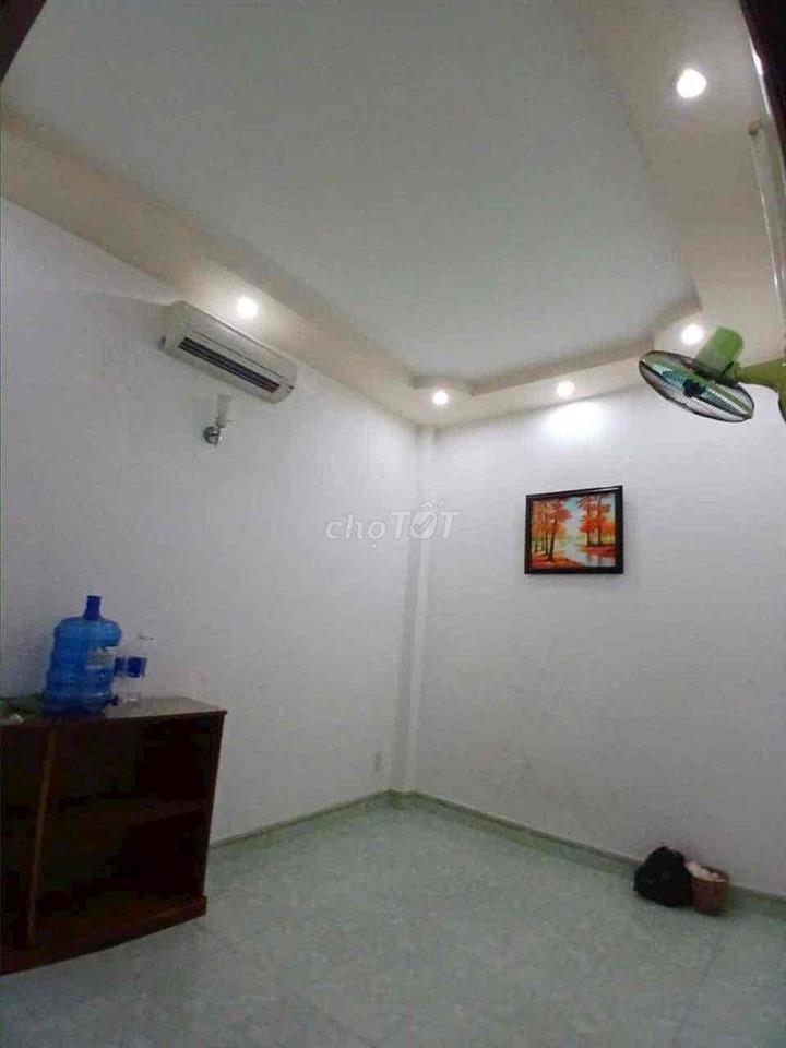 nhà 4x22m 1 lầu 3 phòng ngủ 2wc có nội thất,
