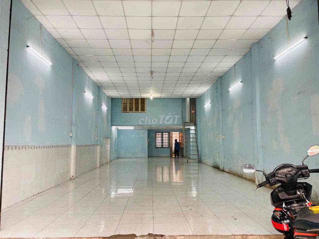 kho/xưởng 150m2 có điện 3 pha hẻm xe tải, phù hợp ngành may mặc....