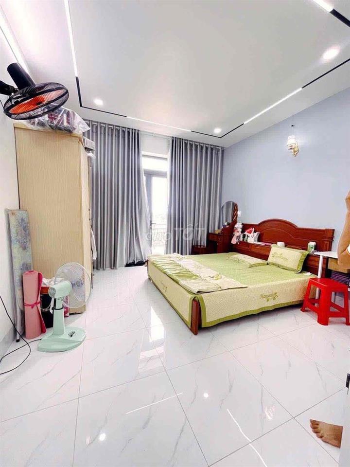 nhà 4 tầng 4pn 5wc sân thượng full Nội Thất hẻm xe tải quay đầu